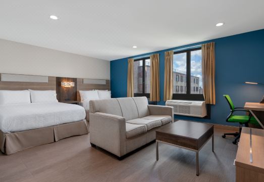 홀리데이 인 익스프레스 & 스위트 브롱크스