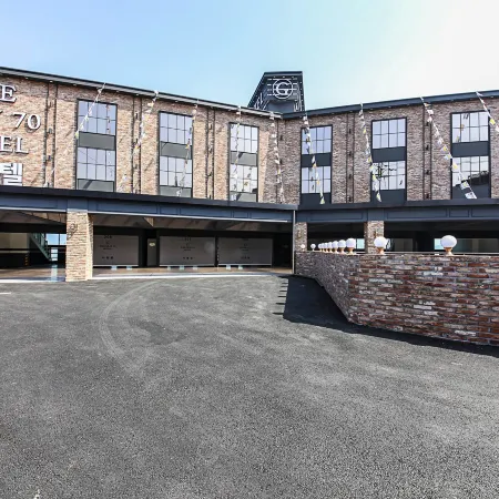 Gray70 Hotel