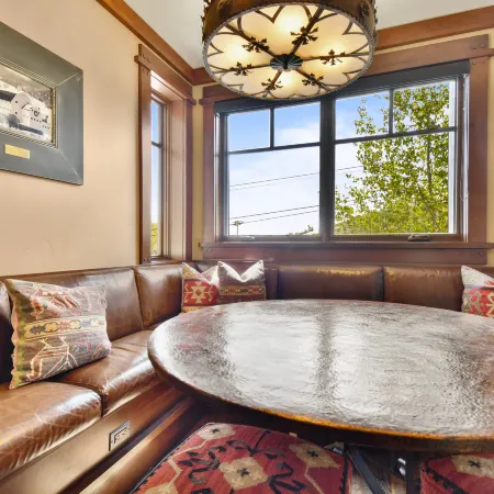 Stunning Deer Valley Home with Balcony, Walk to Hiking and Biking Trails, Mountain Views, Firepit