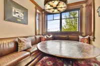 Stunning Deer Valley Home with Balcony, Walk to Hiking and Biking Trails, Mountain Views, Firepit