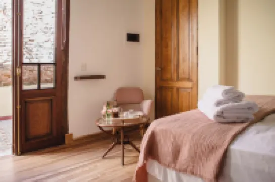 拉努瓦爾小酒店 鄰近Liniers railway station的酒店