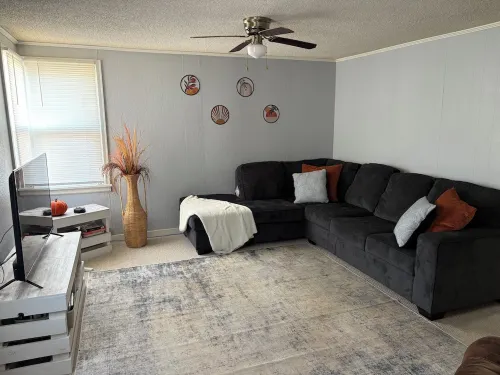 Cozy 3-bedroom residential home Hotels in Waverly