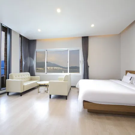 Changwon Jinhae Hotel 701