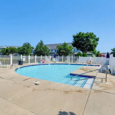 4 Mi to Beach: Lewes Townhome w/ Ping-pong Table