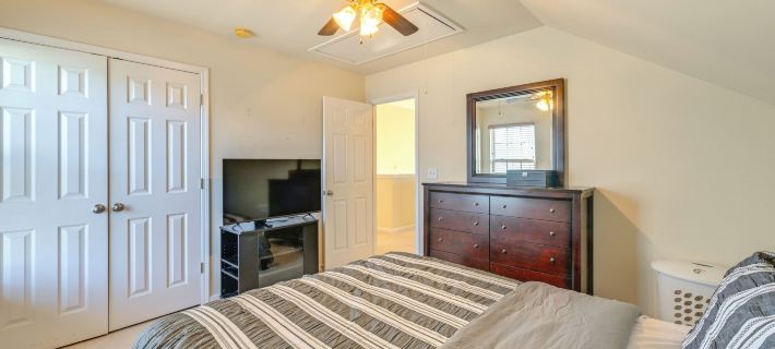 6 Mi to Charlotte Motor Speedway: Home w/ Fire Pit Ξενοδοχεία στην πόλη Concord