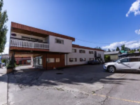 Uptowner Hotel Hotels in Central Kootenay