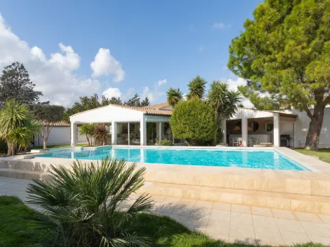 Magnificent villa with private pool