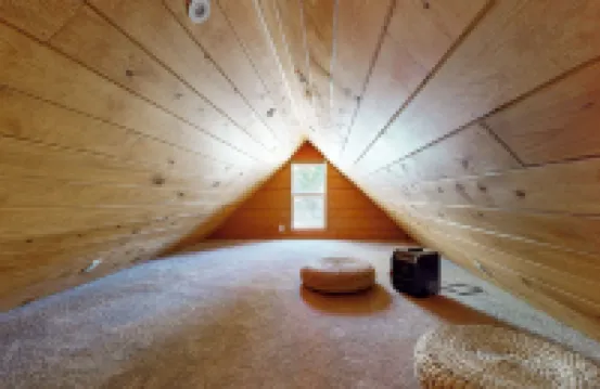 Relaxing Retreat w/ Deck, 1 Mi to Lake Arrowhead!