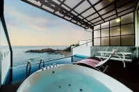 Yeongdeok Searest Pool Villa