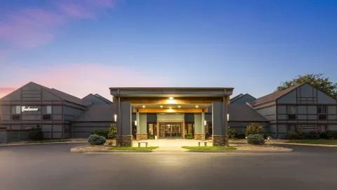 Endeavor Inn & Suites, Trademark Collection by Wyndham in Topeka