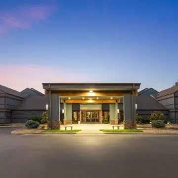 Endeavor Inn & Suites, Trademark Collection by Wyndham