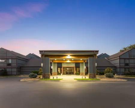 エンデボー  イン & スイーツ トレードマーク コレクション バイ ウィンダム トピーカのホテル