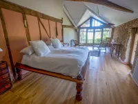 Beautiful farmhouse with private pool - พร้อมระเบียง