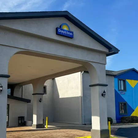 Days Inn by Wyndham Lincoln, IL/Route 66