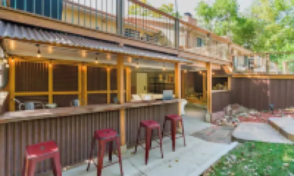 Luxury That is Close to Downtown and Easy Access to Red Rocks!