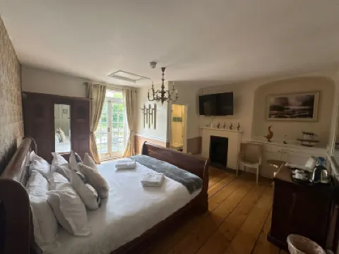 The Grove Ferry Inn Отели в г. 