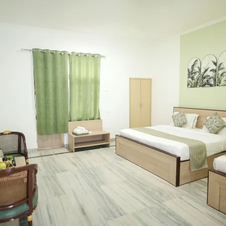 Shri Thakur Ji Niketan Near ISKCON Vrindavan