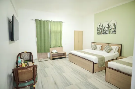 Shri Thakur Ji Niketan Near ISKCON Vrindavan