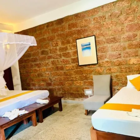 Airport Heritage Hotel