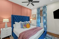 Private Heated Pool + Outdoor Oasis. 3 Blocks to the Beach!