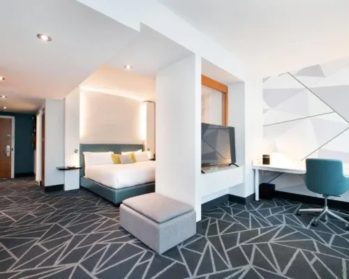 Warwick Le Crystal Montreal Hotel in zona Cinema Ex-Centris