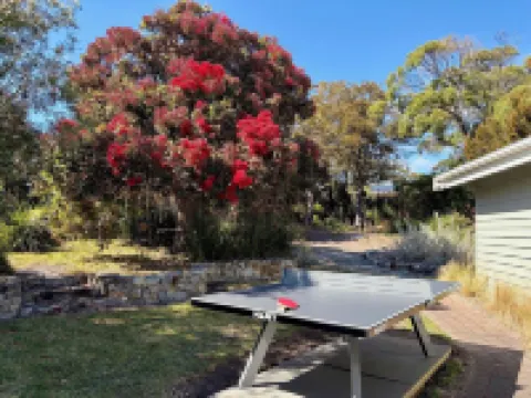 HEXAGON BEACH HOUSE - Great views of the Bay of Fires