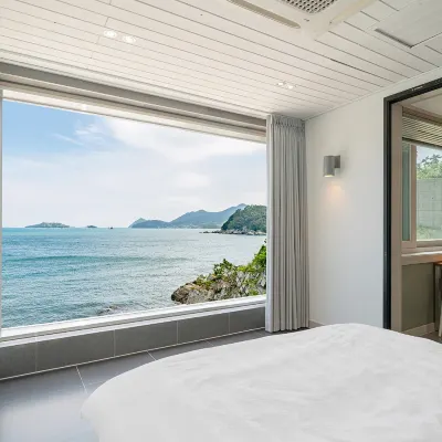 Geoje The Ban House Отели рядом с достопримечательностью «Тематический бамбуковый парк «Мэнджонджук»»