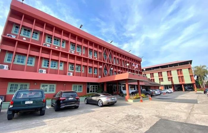 Chainatgrand Hotel