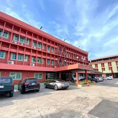 Chainatgrand Hotel Hotels near Wat Tha Chai
