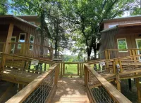 Coach’s Quarters on the Creek- A Night in the Trees!