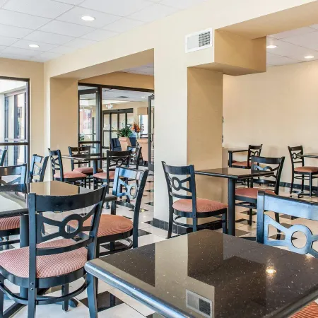 Quality Inn & Suites Mattoon South