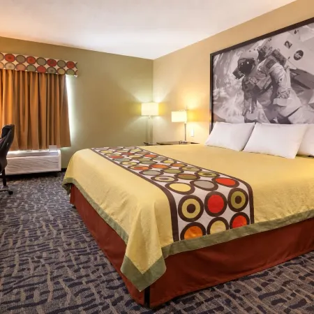 Super 8 by Wyndham Pasadena