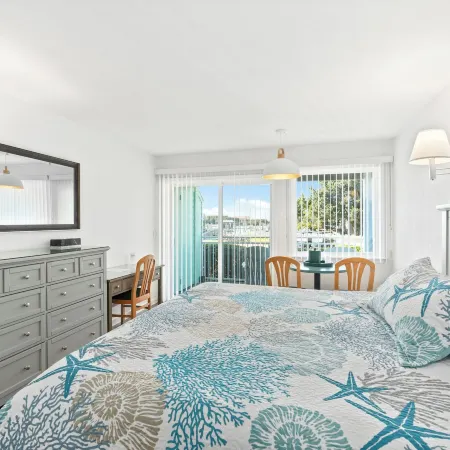 The Ocracoke Harbor Inn
