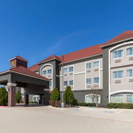 La Quinta Inn & Suites by Wyndham Kyle - Austin South