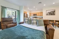 2 Mi to Dtwn Flagstaff: Home w/ Balcony!