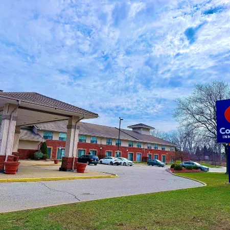 Comfort Inn & Suites Ambassador Bridge
