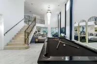 Miami Central: Pool, BBQ, Ping-Pong & Billiards