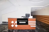 Super Deluxe Roomhotel Rise and Dine Restaurant