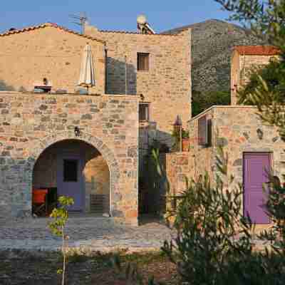 Kivotos Mani Hotel Exterior