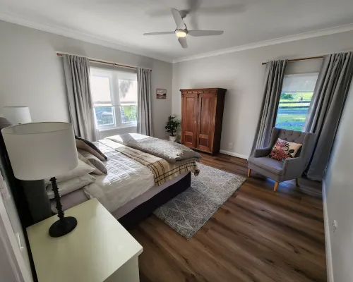 Farmstay Peppercorn Cottage.  Space to appreciate. Hotels in Gnarwarre