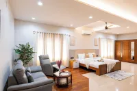 ELIVAAS Valiyaveetil Mansion 5 BHK - مسبح خاص