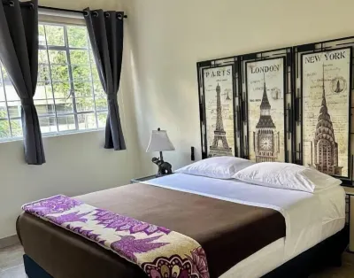 Hostal 109 Roma - Condesa Hotels near Blackberry Forum