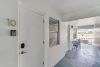 Bayview Regency Apartments by Lowkl - Homestays