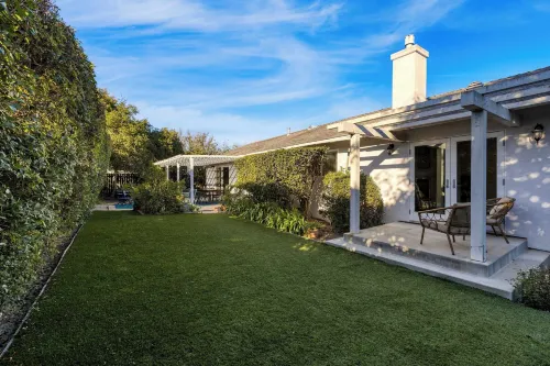 Goleta Getaway by Avantstay Private Backyard, 1.5mi to the Beach!