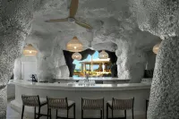 Crystal Cove, A Tribute Portfolio All-inclusive Resort - Bares