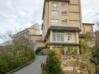 Ijika Daiichi Hotel Kagura Hotels near Shirahama Beach