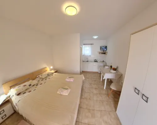 Cozy and practical studio in Šćavonija Hoteles en Murine