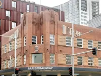 Bar Broadway Hotels in Chippendale