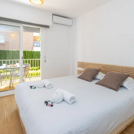 Apartamento familiar con piscina junto a la playa