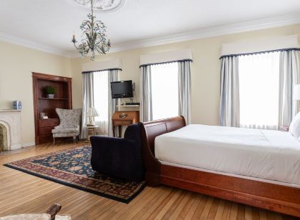 Hotel Champlain